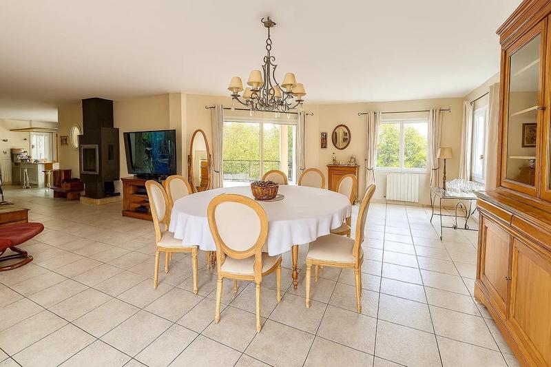 Maison - 200 m² - 5 pièces