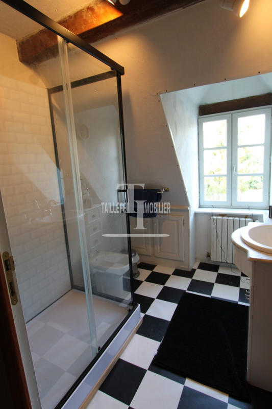Maison - 252 m² - 9 pièces