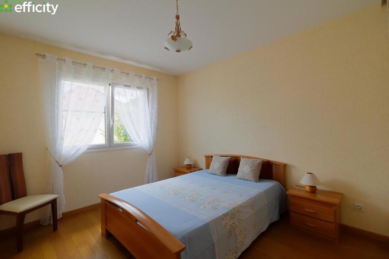 Maison - 215 m² - 7 pièces