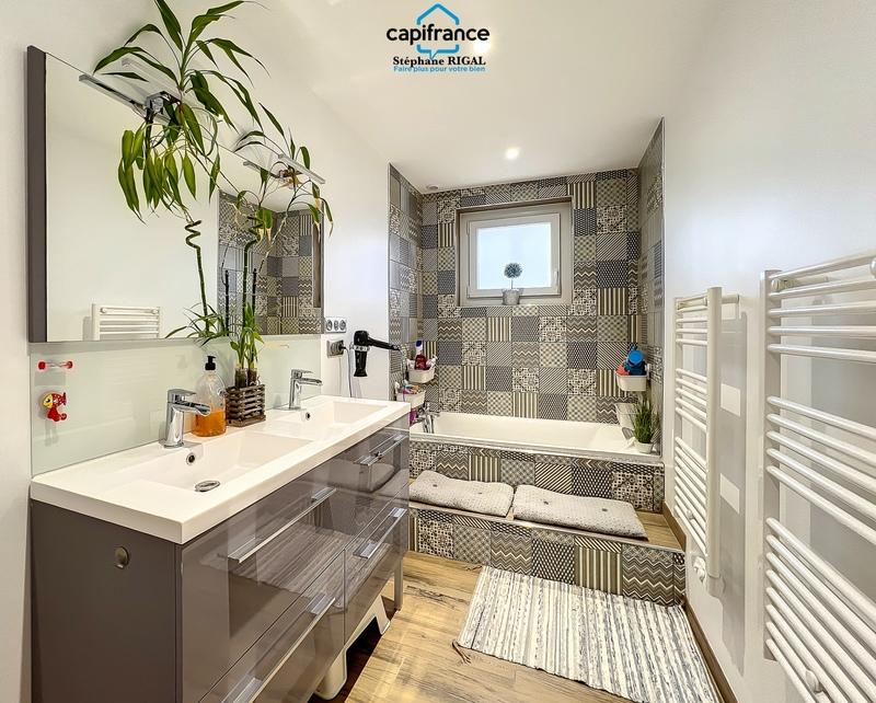 Propriété - 229 m² - 7 pièces