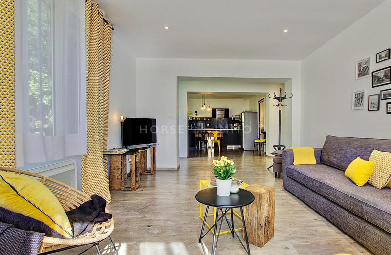 Maison - 900 m² - 25 pièces