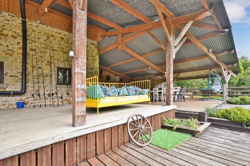 Propriété - 274 m² - 8 pièces