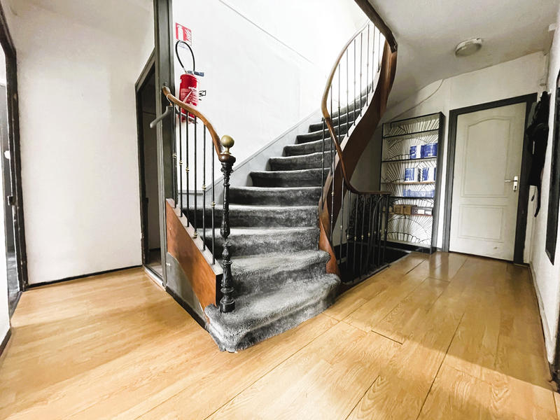 Maison - 352 m² - 8 pièces