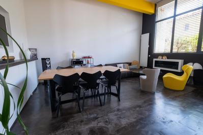 Loft - 323 m² - 6 pièces