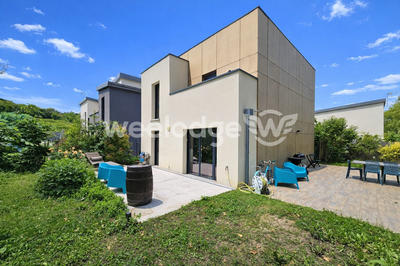 Maison - 97 m² - 5 pièces