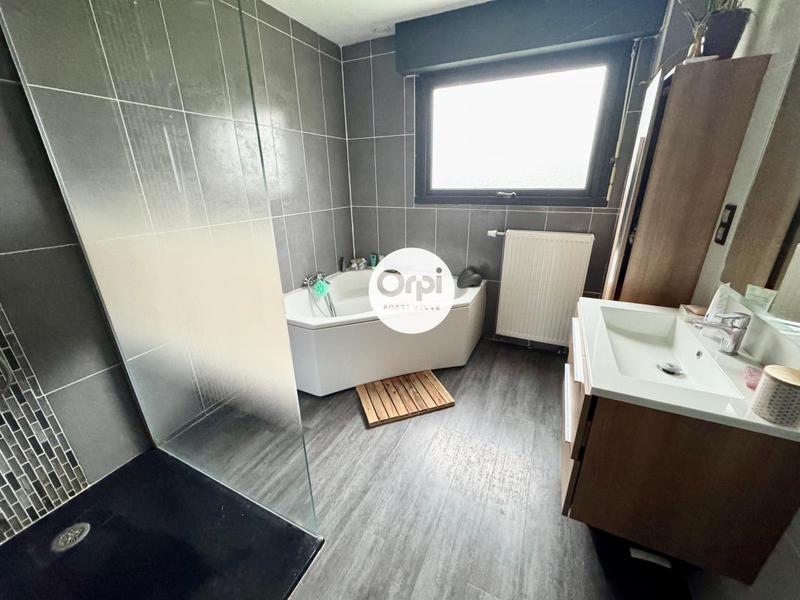 Maison - 190 m² - 6 pièces