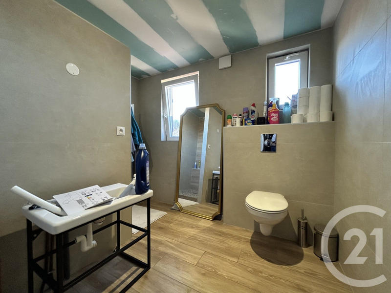 Maison - 96 m² - 5 pièces