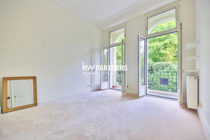 Appartement - 246 m² - 7 pièces