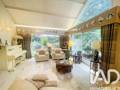 Maison - 180 m² - 8 pièces