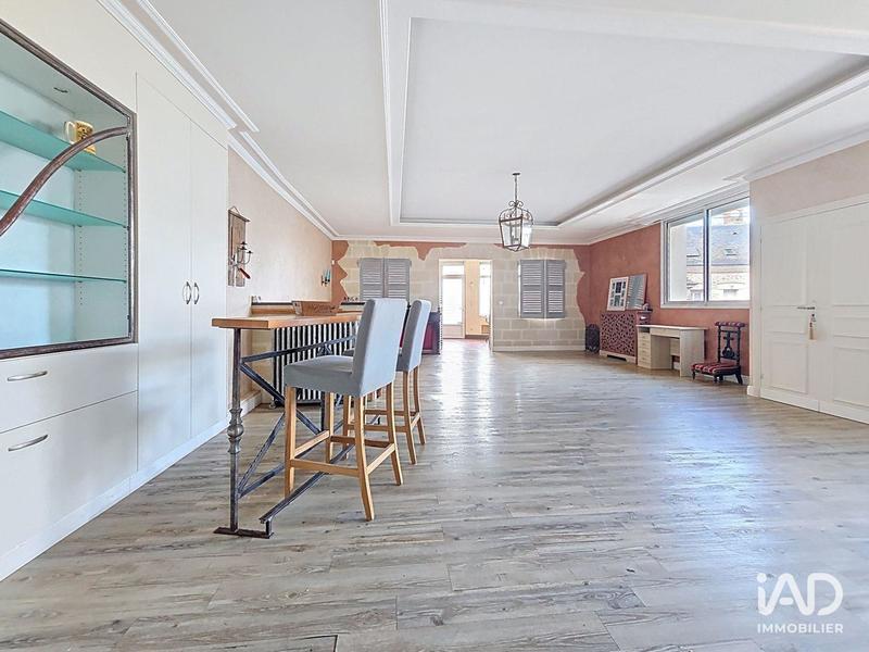 Maison - 244 m² - 6 pièces