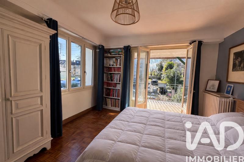 Maison - 241 m² - 7 pièces