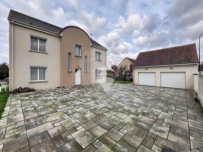 Propriété - 148 m² - 7 pièces