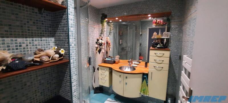 Appartement - 94 m² - 4 pièces