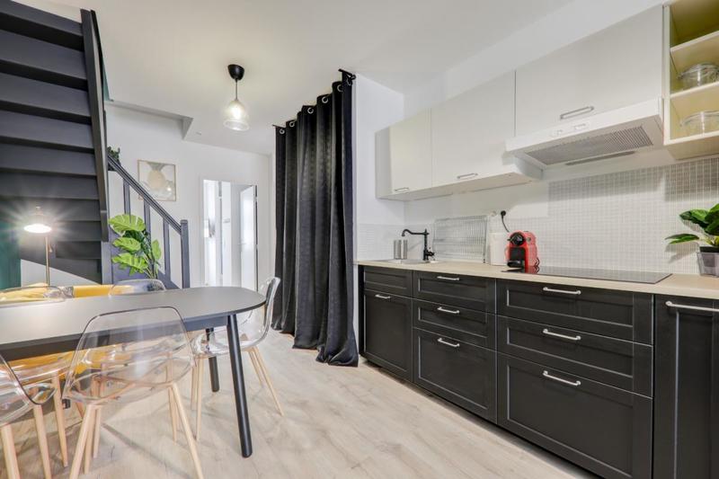 Appartement - 80 m² - 6 pièces