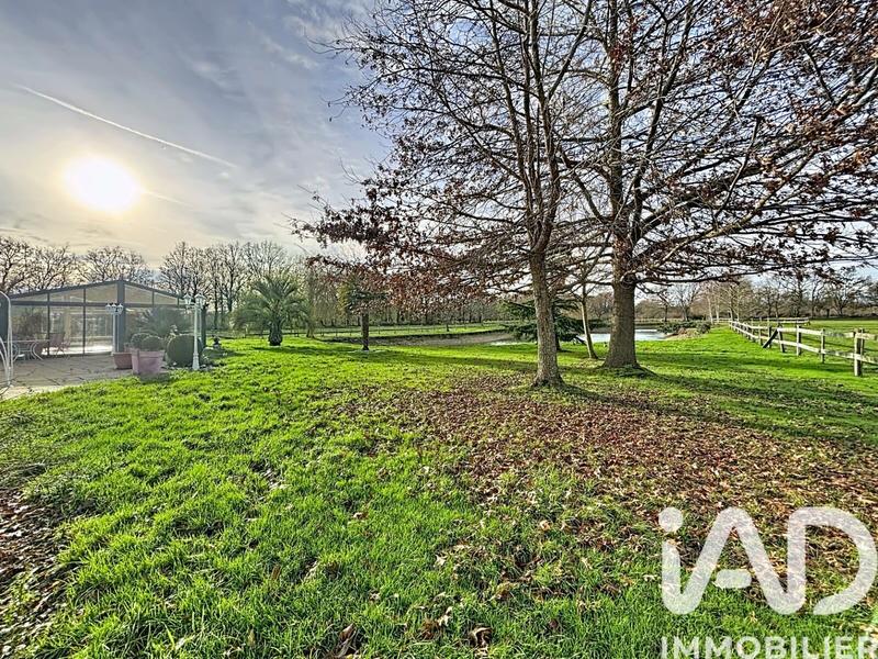 Maison - 328 m² - 8 pièces