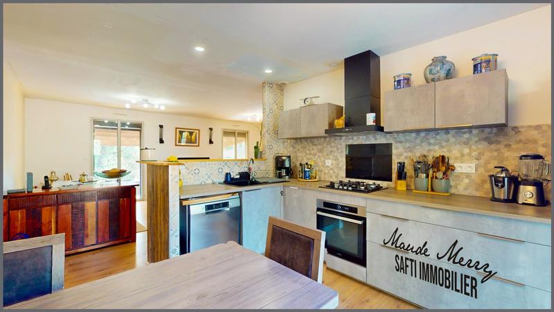 Maison - 90 m² - 4 pièces