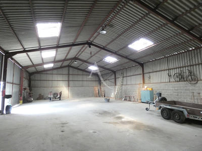 Maison - 294 m² - 1 pièce