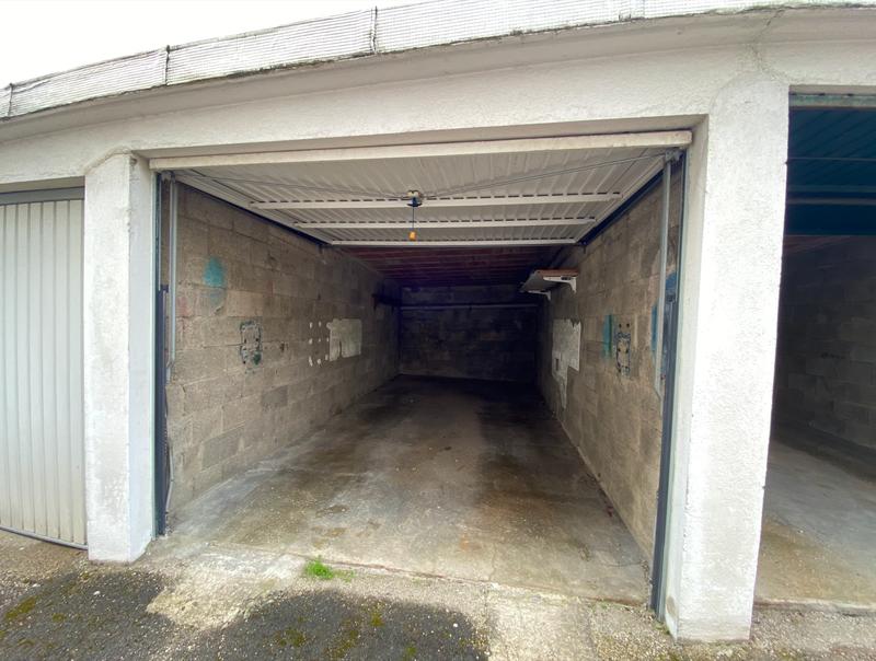 Parking / Garage - 10 m²