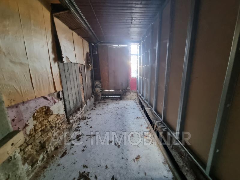 Maison de village - 736 m² - 6 pièces