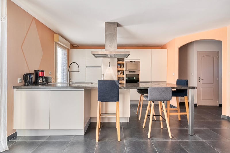 Maison - 108 m² - 6 pièces