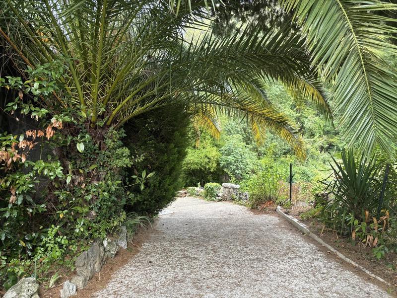 Maison - 235 m² - 8 pièces