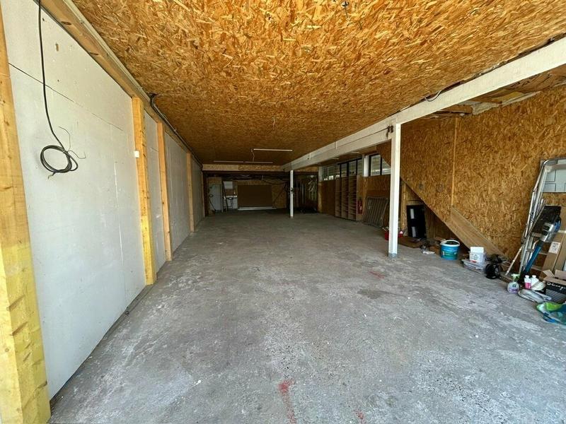 Local d'activité / Entrepôt - 290 m²
