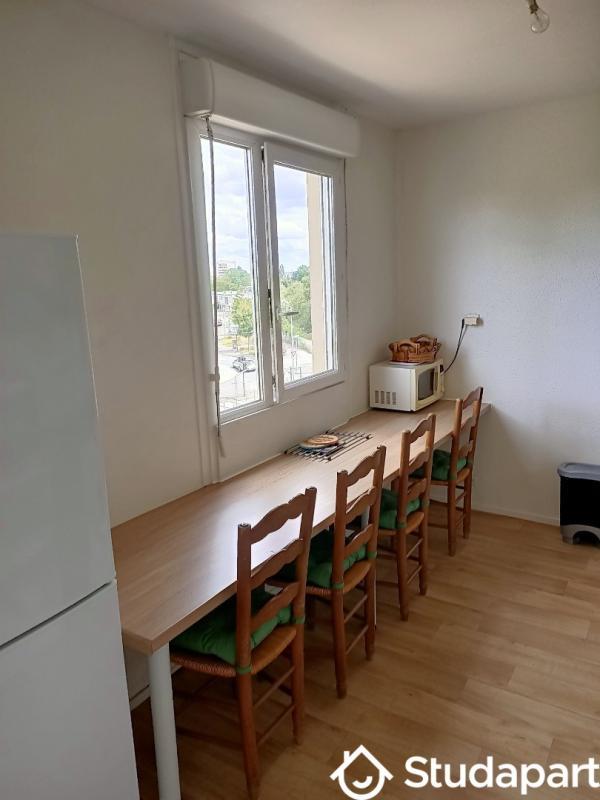 Chambre - 11 m² - 1 pièce