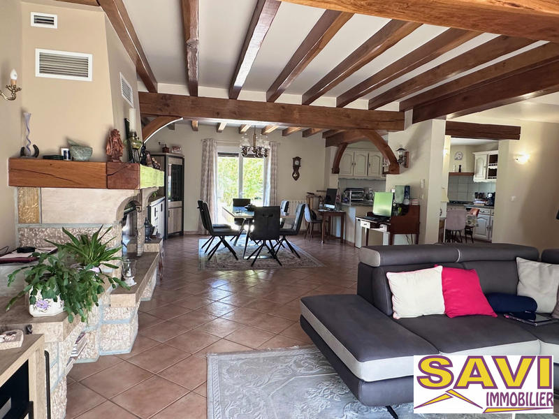 Maison traditionnelle - 174 m² - 8 pièces