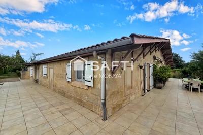 Maison - 250 m² - 10 pièces