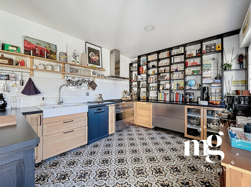 Maison - 192 m² - 6 pièces