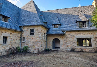 Maison - 403 m² - 12 pièces