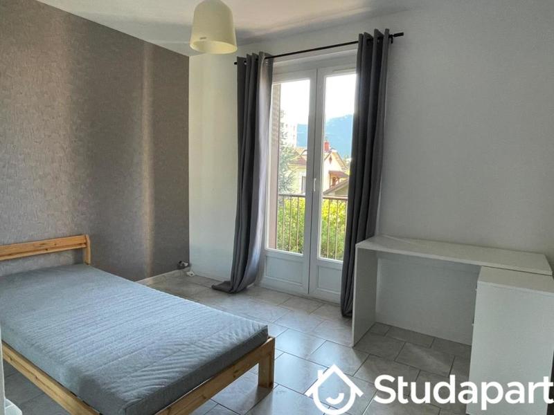 Chambre - 9 m² - 1 pièce