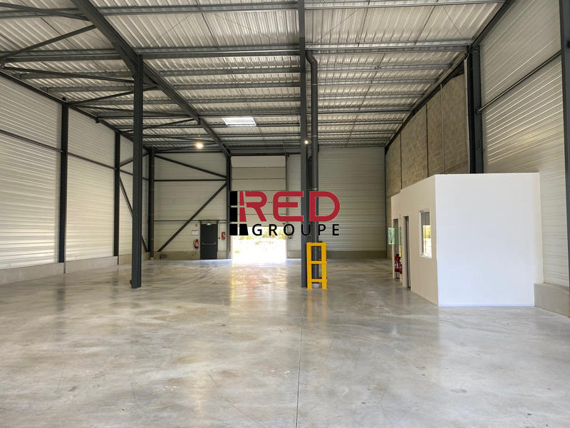 Entrepôt - 435 m²