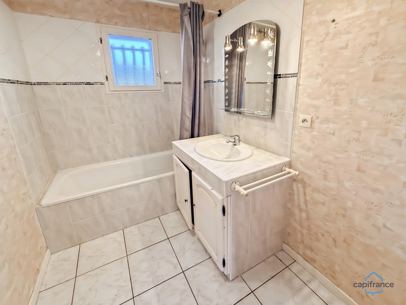 Maison - 105 m² - 4 pièces