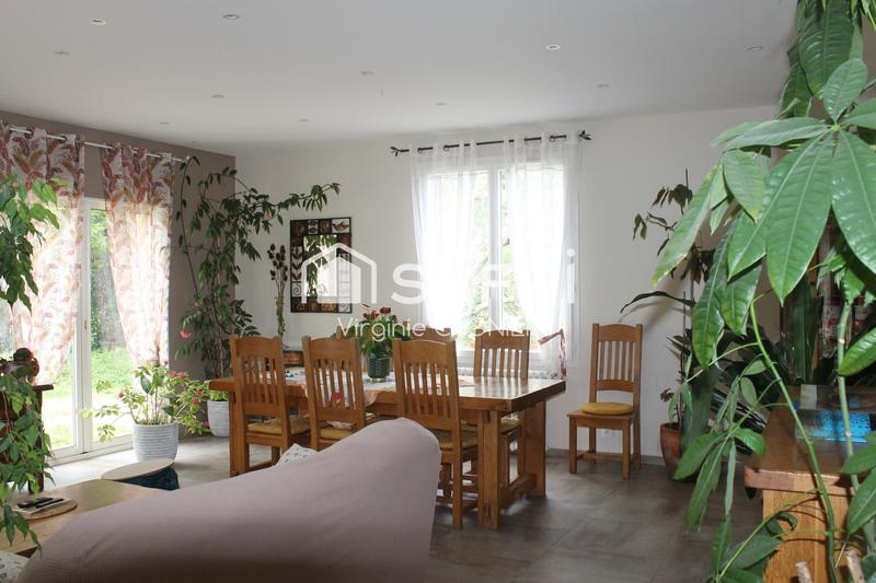 Propriété - 250 m² - 9 pièces