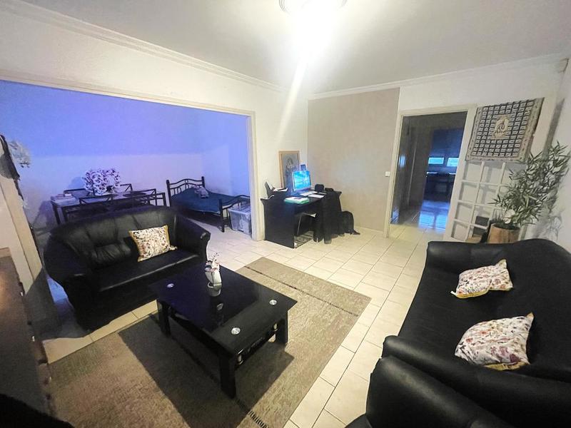 Appartement - 93 m² - 5 pièces