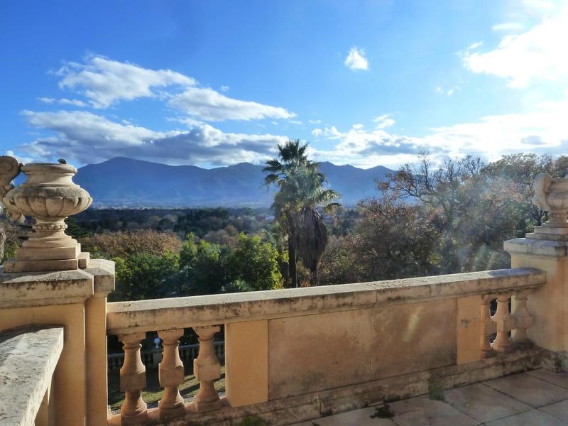 Maison - 760 m² - 13 pièces