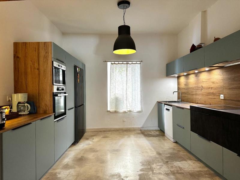 Maison - 208 m² - 7 pièces