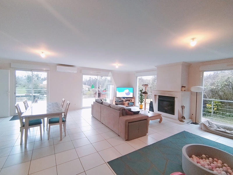 Maison - 121 m² - 5 pièces