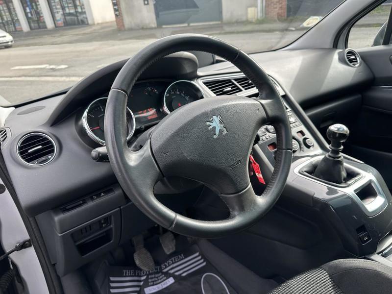 Peugeot 5008 Allure 1.6 Hdi 115 7 Places Toit Pano, Clim Auto-Bizone, Gps 1ère Main !