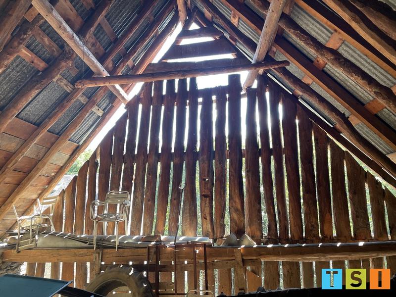 Grange - 210 m² - 2 pièces