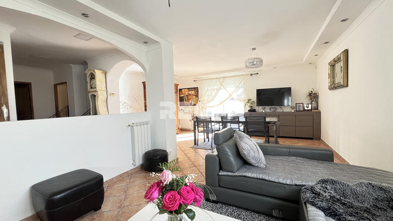 Maison - 142 m² - 6 pièces