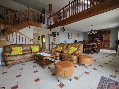 Maison - 137 m² - 6 pièces