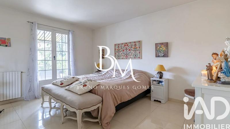 Maison - 230 m² - 7 pièces