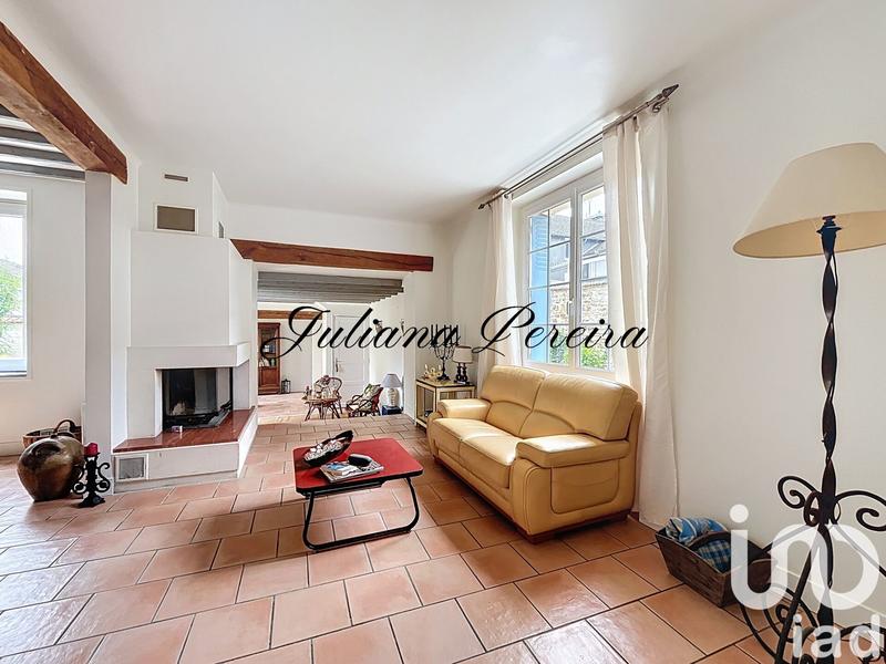 Maison - 176 m² - 9 pièces