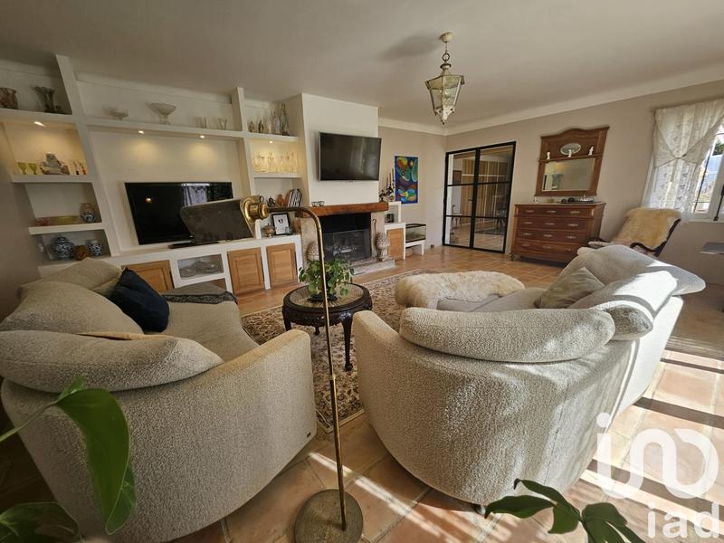 Maison - 323 m² - 12 pièces