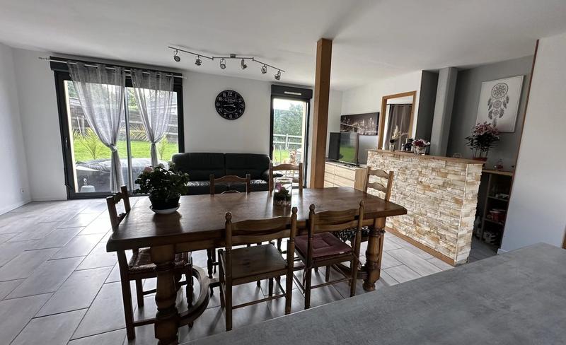 Maison - 97 m² - 5 pièces