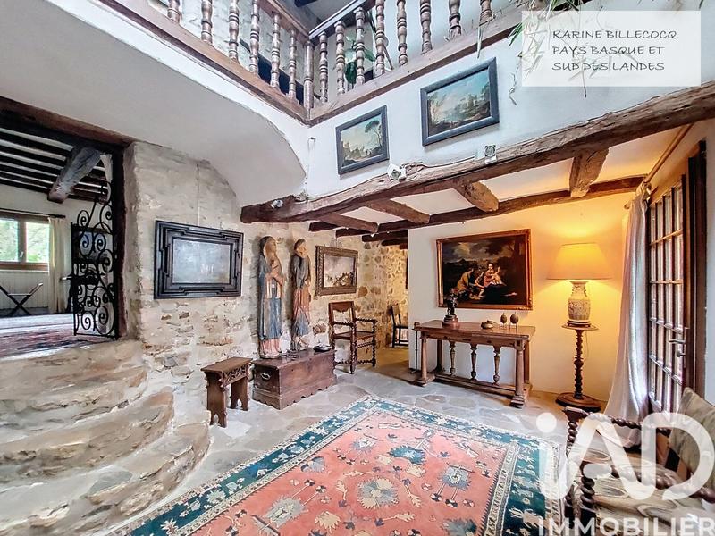 Maison - 338 m² - 12 pièces