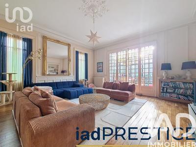 Maison - 480 m² - 11 pièces