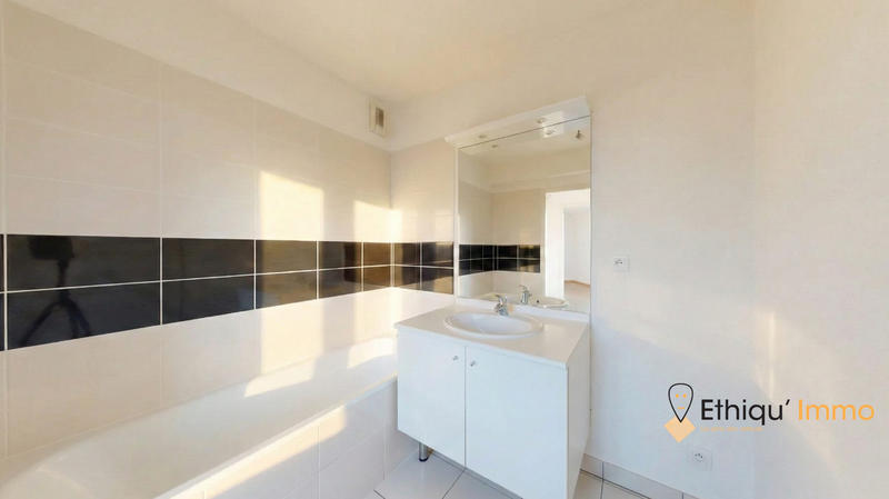 Appartement - 64 m² - 2 pièces